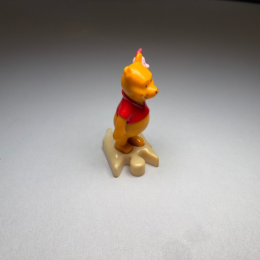 Disney Winnie the Pooh Piglet‎ Figure 2.5in Yellow PVC Puzzle Base Vintage Toy - Picture 2 of 7